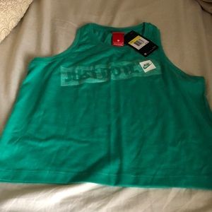 Nike crop workout tank